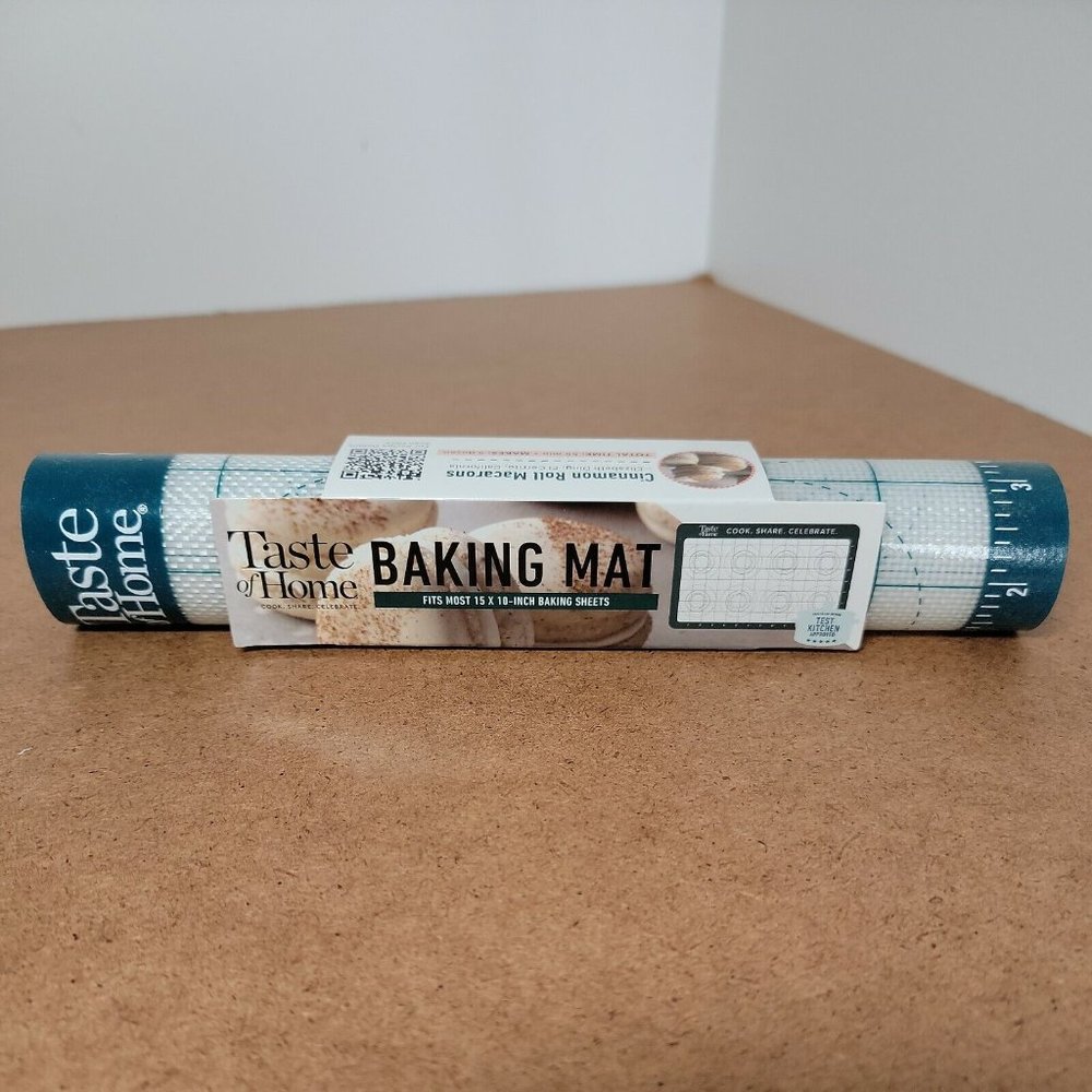 Brand New in Box Taste of Home Silicone Baking Mat, 15 x 10 in - Blue & White